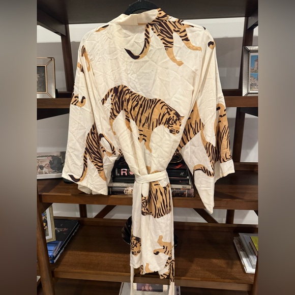 Emerson Fry FETE LAYERING TOP Kimono  - TIGERS EGRET - Picture 6 of 6